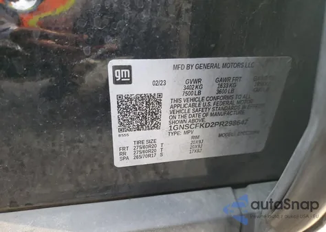 2023 Chevrolet Suburban C1500 Premier z USA, uszkodzony, nr VIN 1GNSCFKD2PR298647